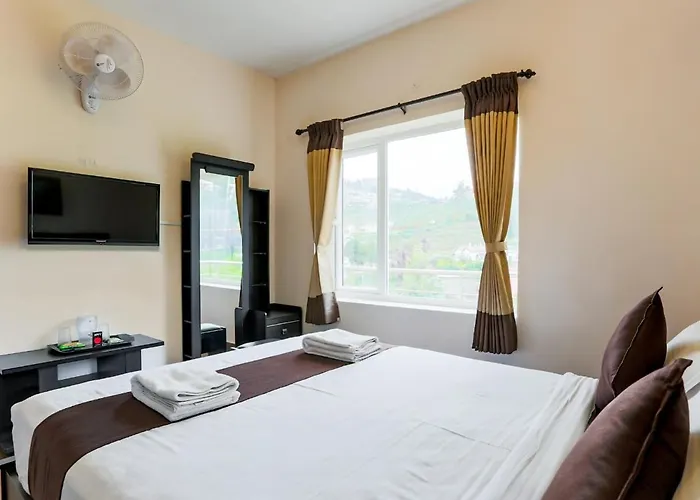 Family Hotel: Paradise Perfect - Non Smoking Non Alcoholic No Unmarried Couples